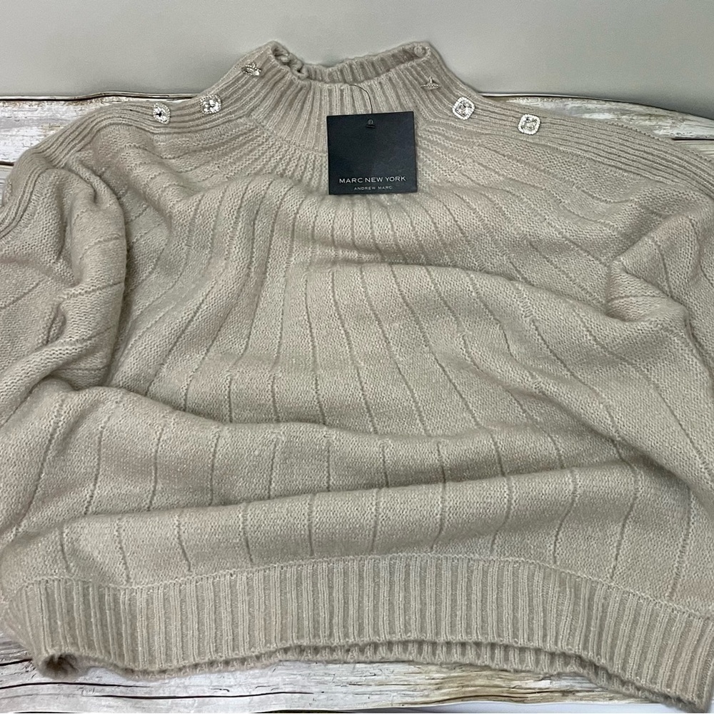 𝅺marc New York Andrew Marc fit is loose with a dolman sleeve and rhinestones - Picture 11 of 15